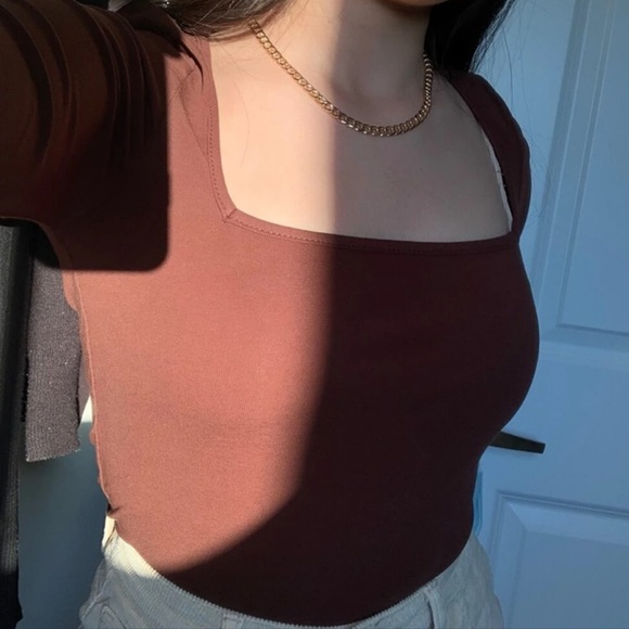 Square Neck Long Sleeve - Picture 2 of 3